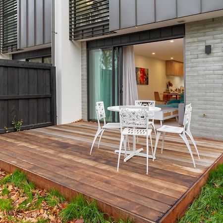 Modern 2 Bed 2 Bath Opposite Hagley Park Apartment ไครสต์เชิร์ช ภายนอก รูปภาพ