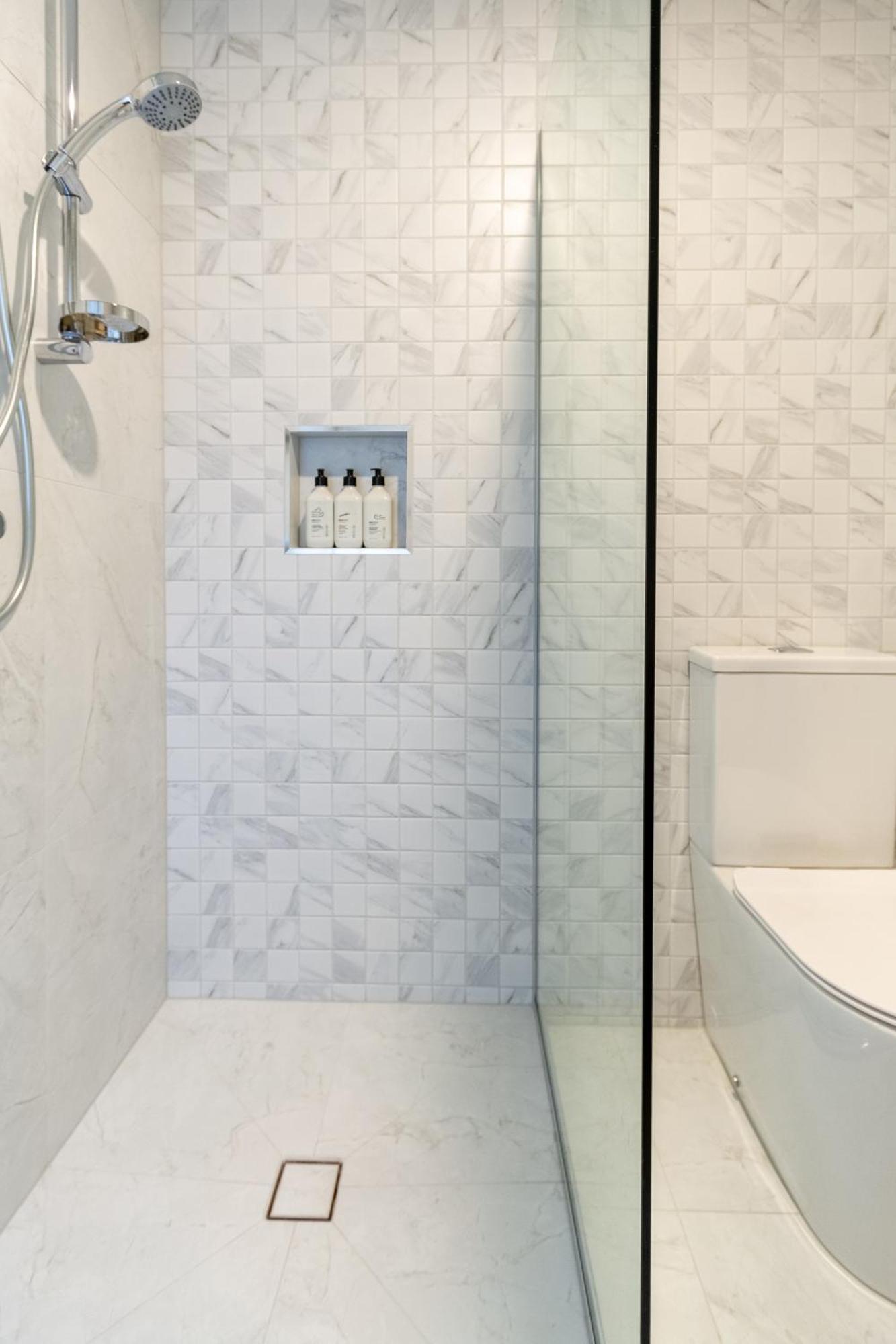 Modern 2 Bed 2 Bath Opposite Hagley Park Apartment ไครสต์เชิร์ช ภายนอก รูปภาพ